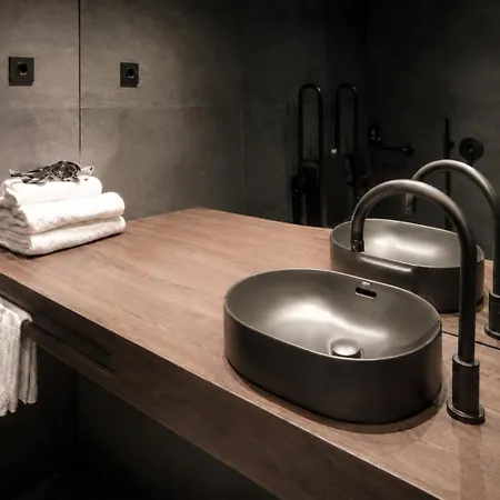 Yomo Hostal Bcn Port-3